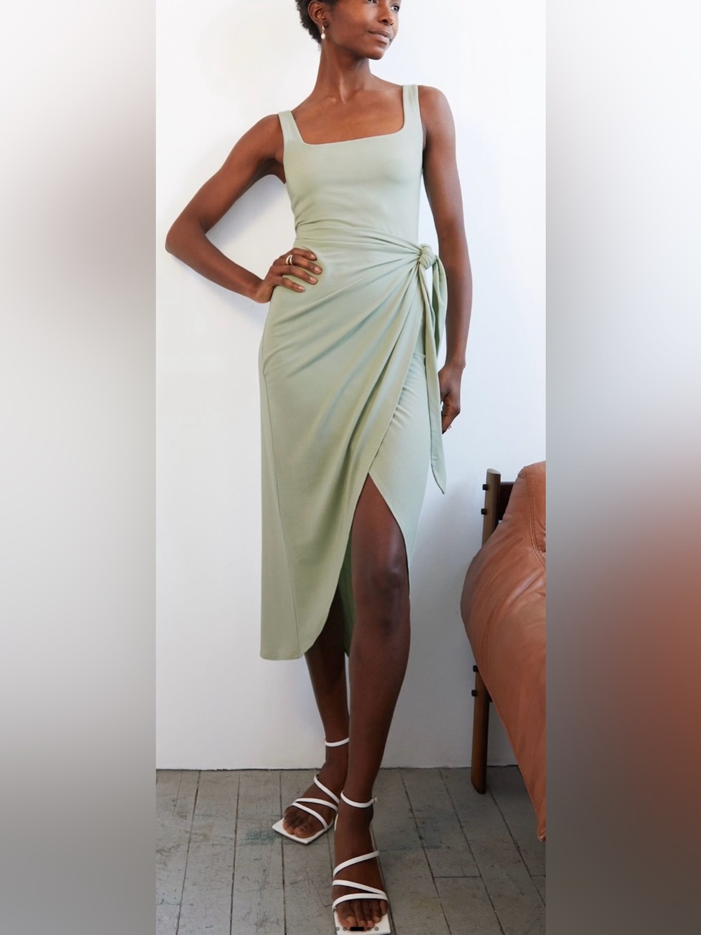 NWT Aritzia Wilfred Saturn Midi Dress Square Neck Wrap in Pastel Sage Green Sz M - Picture 3 of 12